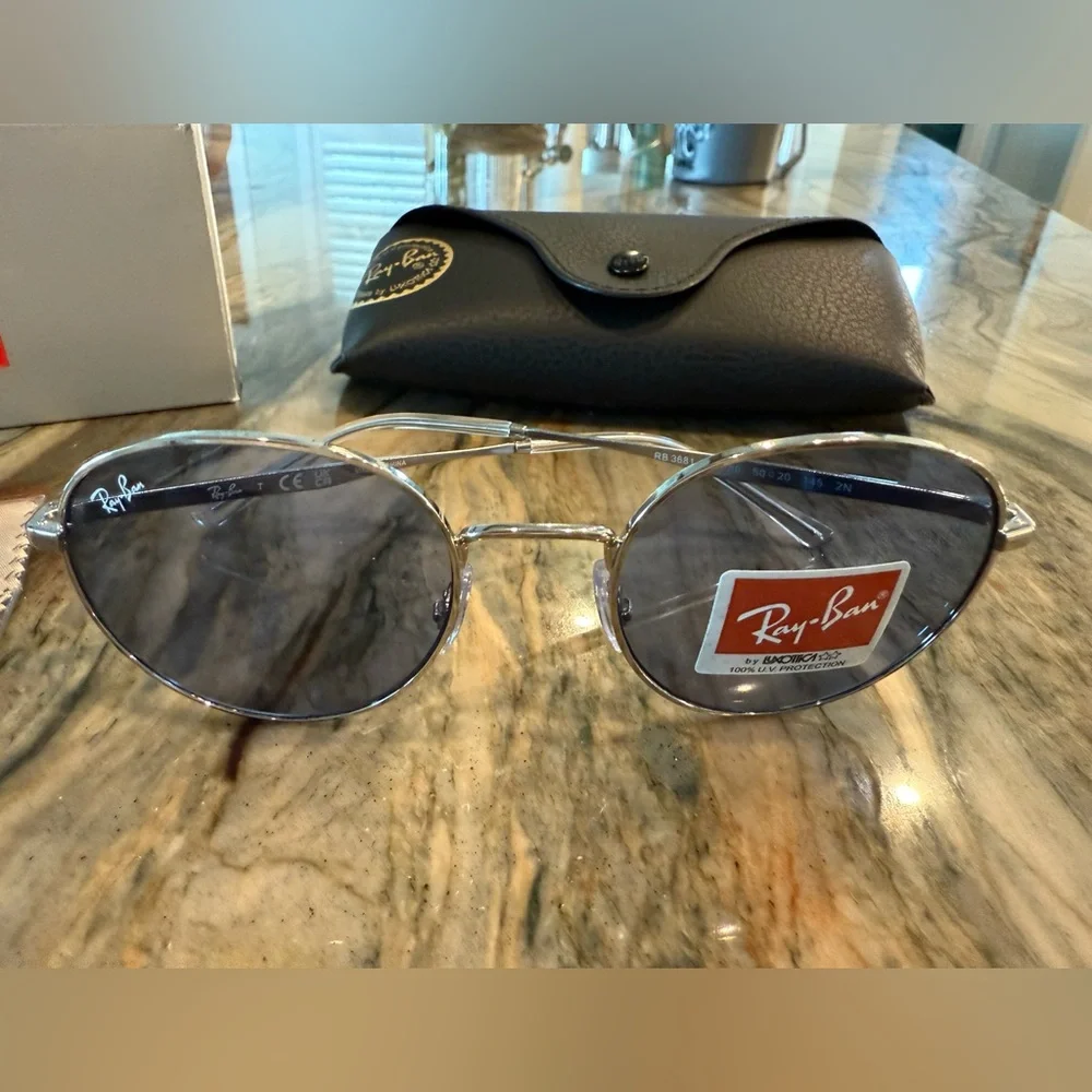Ray-Ban - Picture 2 of 3